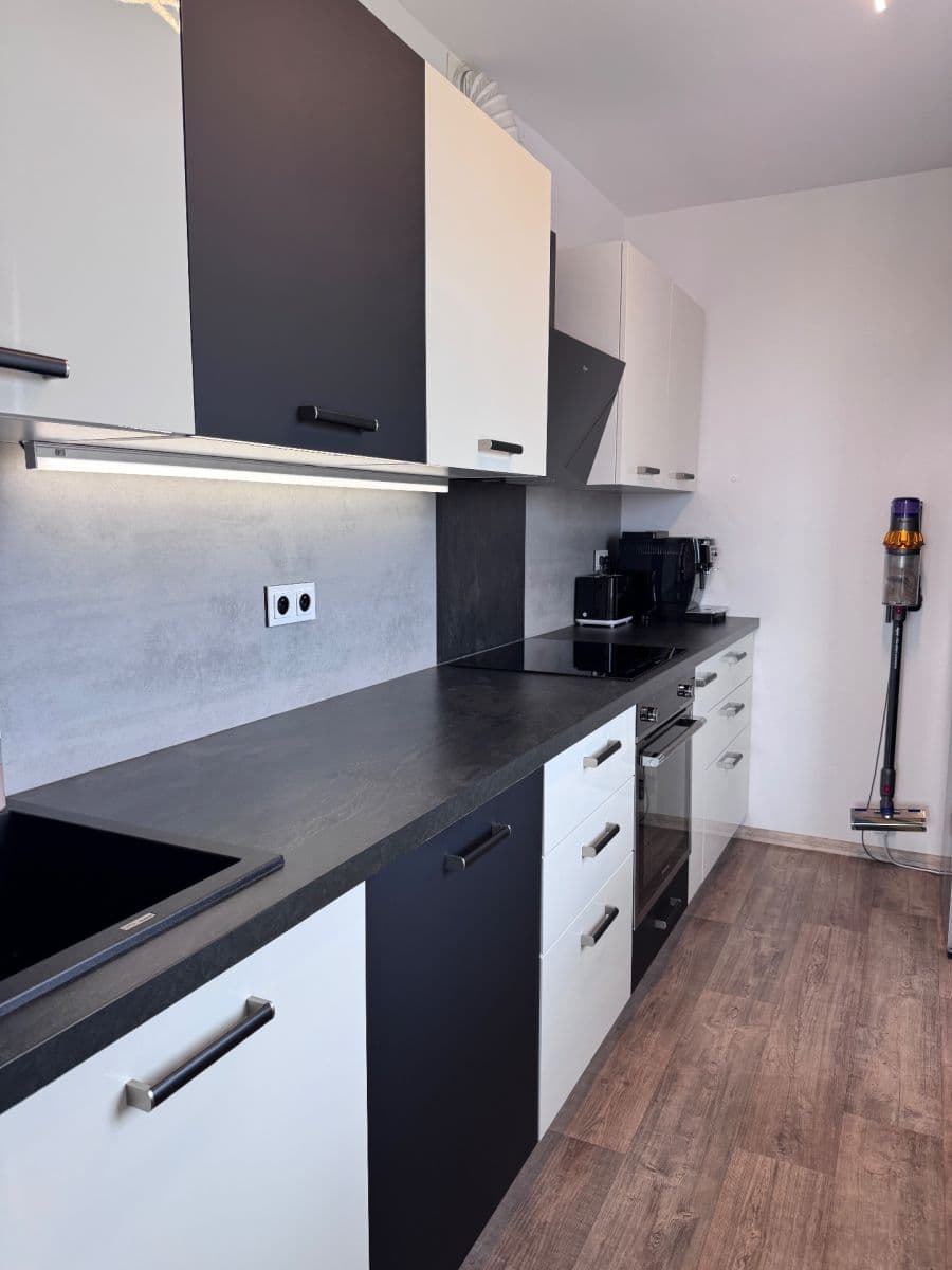 Prenájom bytu 2-izbový 49 m², Smotlachova, Praha, Praha Prenájom bytu 2-izbový 49 m², Smotlachova, Praha, Praha