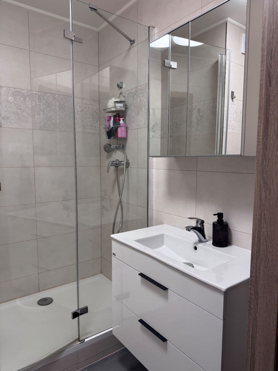 Prenájom bytu 2-izbový 49 m², Smotlachova, Praha, Praha Prenájom bytu 2-izbový 49 m², Smotlachova, Praha, Praha