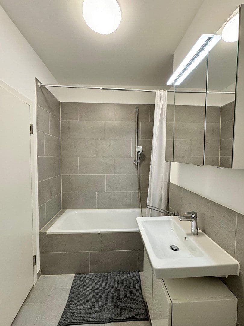 Prenájom bytu 1-izbový 90 m², Lothstr 13, München, Bavorsko Prenájom bytu 1-izbový 90 m², Lothstr 13, München, Bavorsko