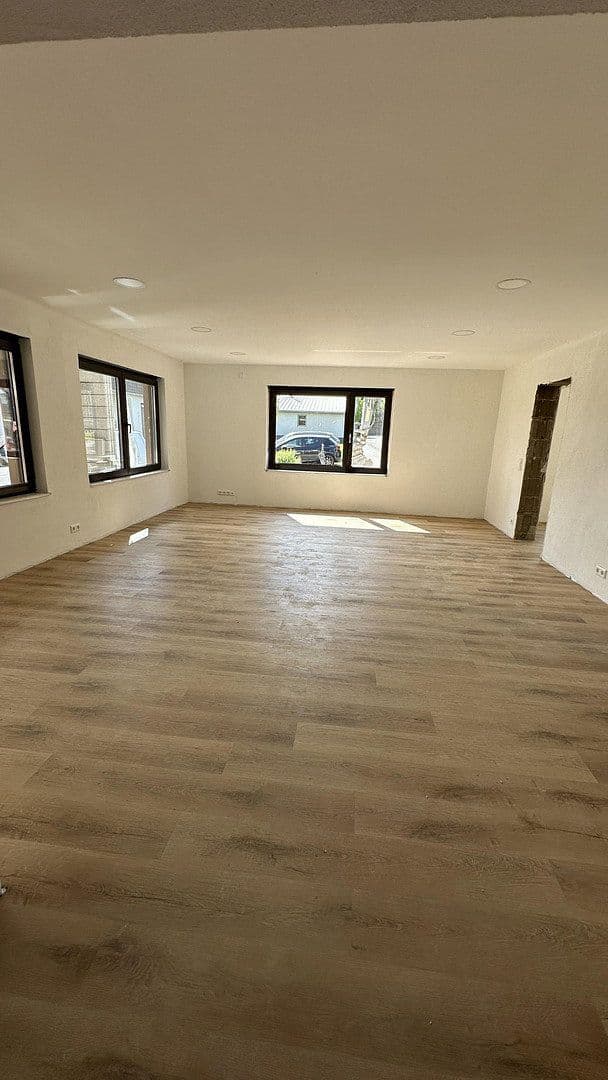 Prenájom bytu 2-izbový 70 m², Norath, Porýnie-Falcko Prenájom bytu 2-izbový 70 m², Norath, Porýnie-Falcko