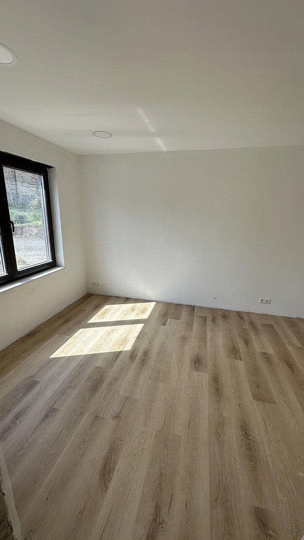 Prenájom bytu 2-izbový 70 m², Norath, Porýnie-Falcko Prenájom bytu 2-izbový 70 m², Norath, Porýnie-Falcko
