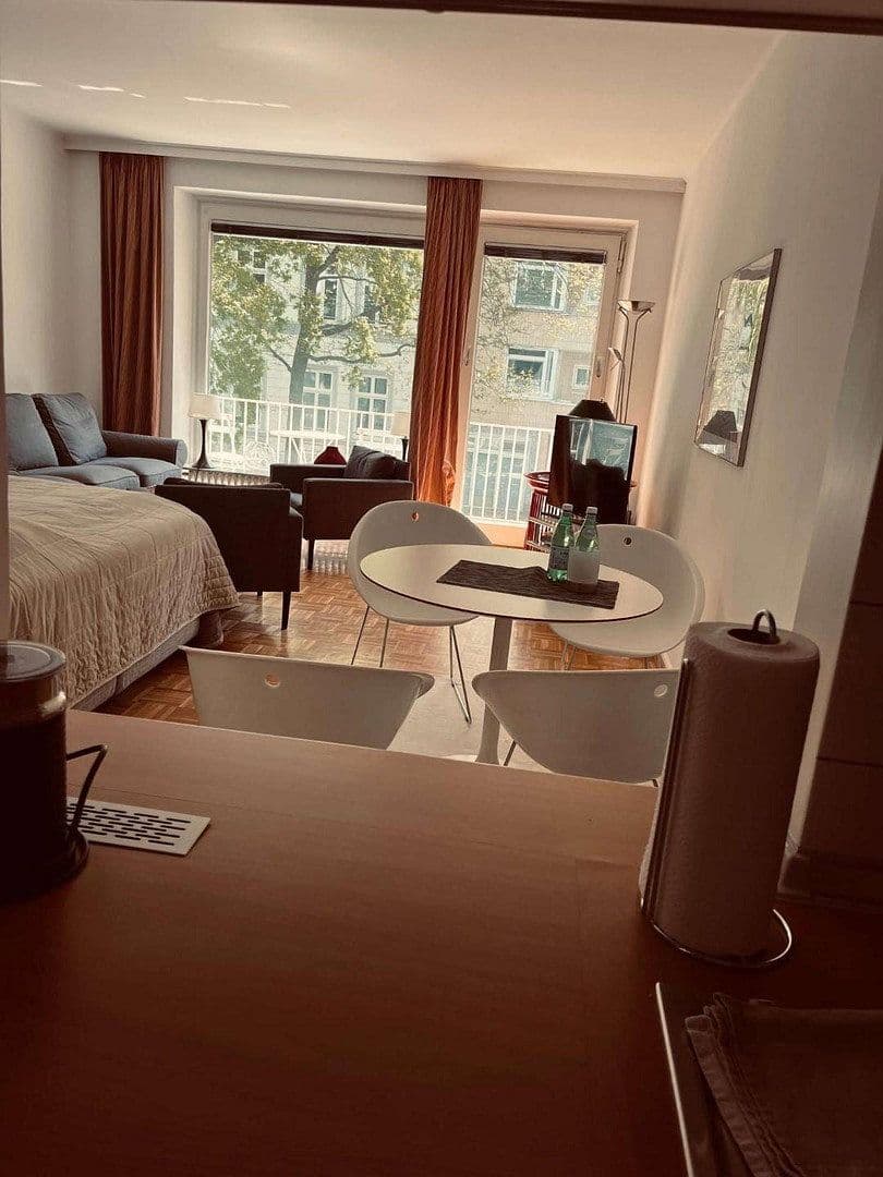 Prenájom bytu 1-izbový 35 m², Hamburg, Hamburg Prenájom bytu 1-izbový 35 m², Hamburg, Hamburg