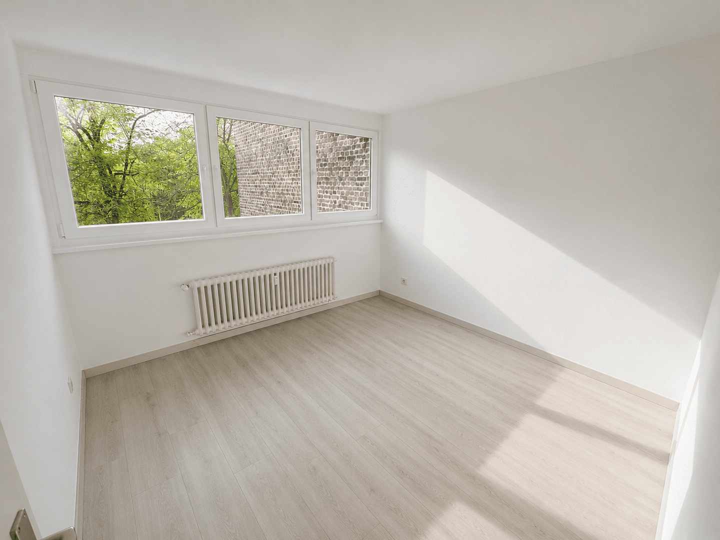 Prenájom bytu 3-izbový 65 m², Krefeld, Severné Porýnie - Westfálsko Prenájom bytu 3-izbový 65 m², Krefeld, Severné Porýnie - Westfálsko