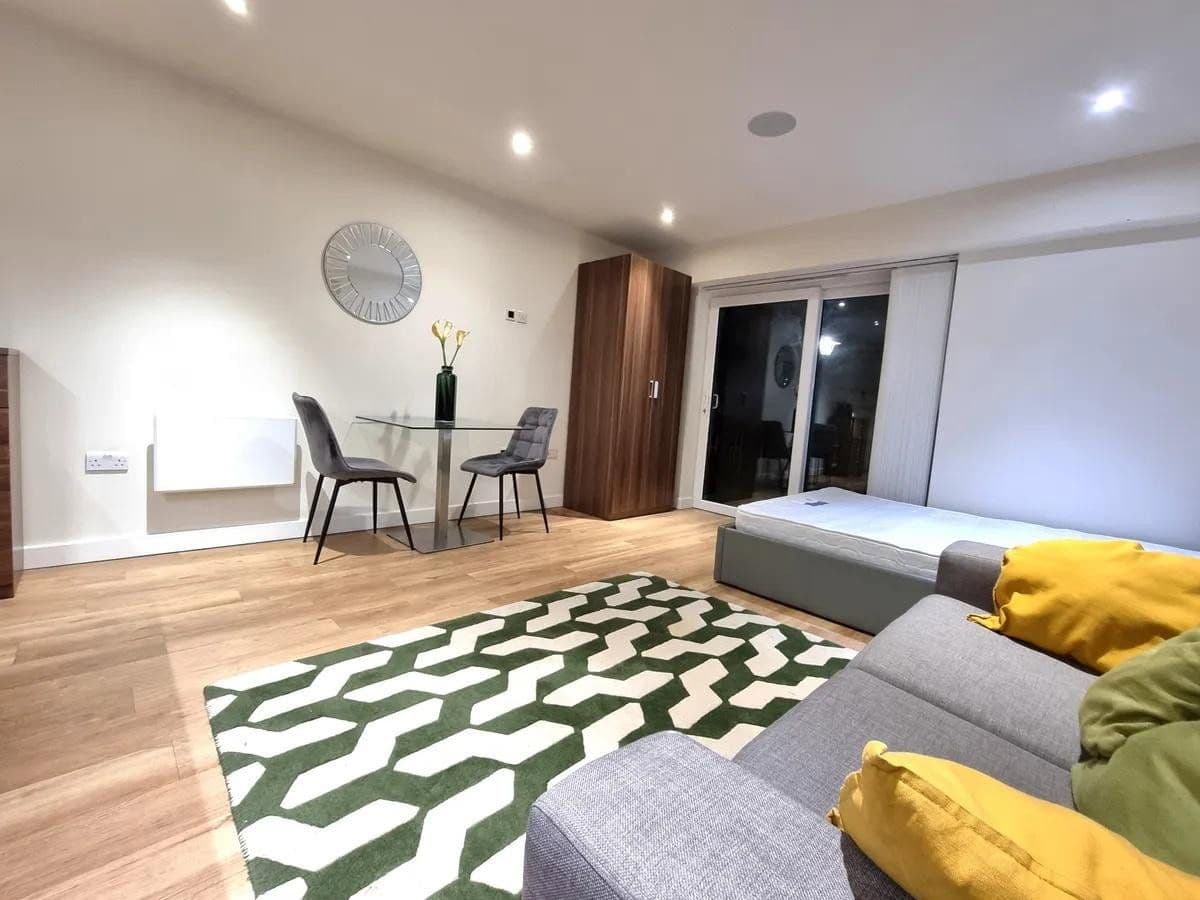 Prenájom bytu 1-izbový 28 m², Obentrautstraße 28, Berlin, Berlín Prenájom bytu 1-izbový 28 m², Obentrautstraße 28, Berlin, Berlín