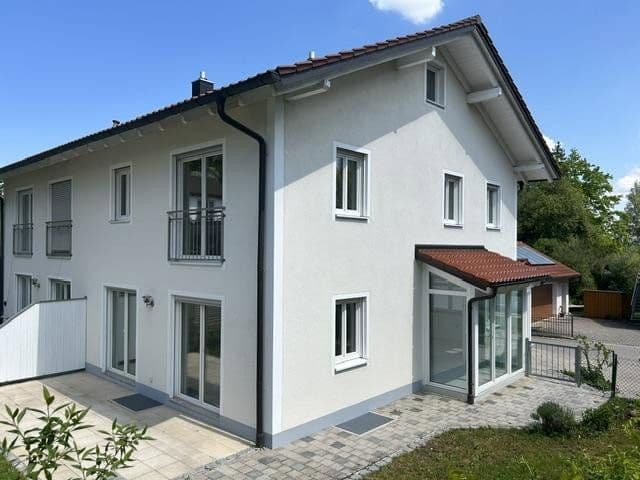 Predaj domu 150 m², pozemek 291 m², Brunnenstr.2, Ottenhofen, Bavorsko Predaj domu 150 m², pozemek 291 m², Brunnenstr.2, Ottenhofen, Bavorsko