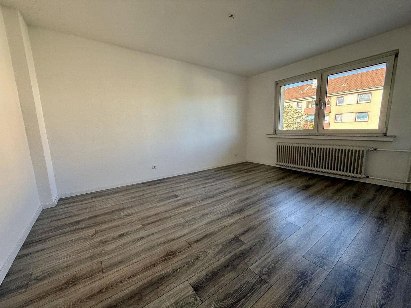 Prenájom bytu 2-izbový 59 m², Waldecker Str. 9, Duisburg, Severné Porýnie - Westfálsko Prenájom bytu 2-izbový 59 m², Waldecker Str. 9, Duisburg, Severné Porýnie - Westfálsko