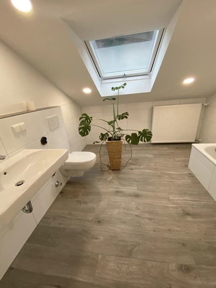 Prenájom bytu 4-izbový 128 m², Gelnhausen, Hesensko Prenájom bytu 4-izbový 128 m², Gelnhausen, Hesensko