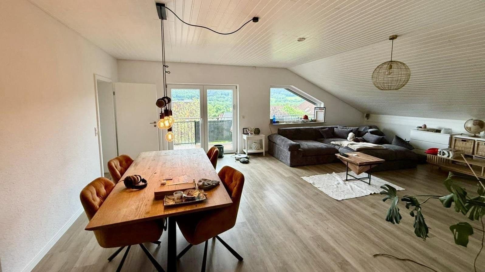 Prenájom bytu 4-izbový 128 m², Gelnhausen, Hesensko Prenájom bytu 4-izbový 128 m², Gelnhausen, Hesensko