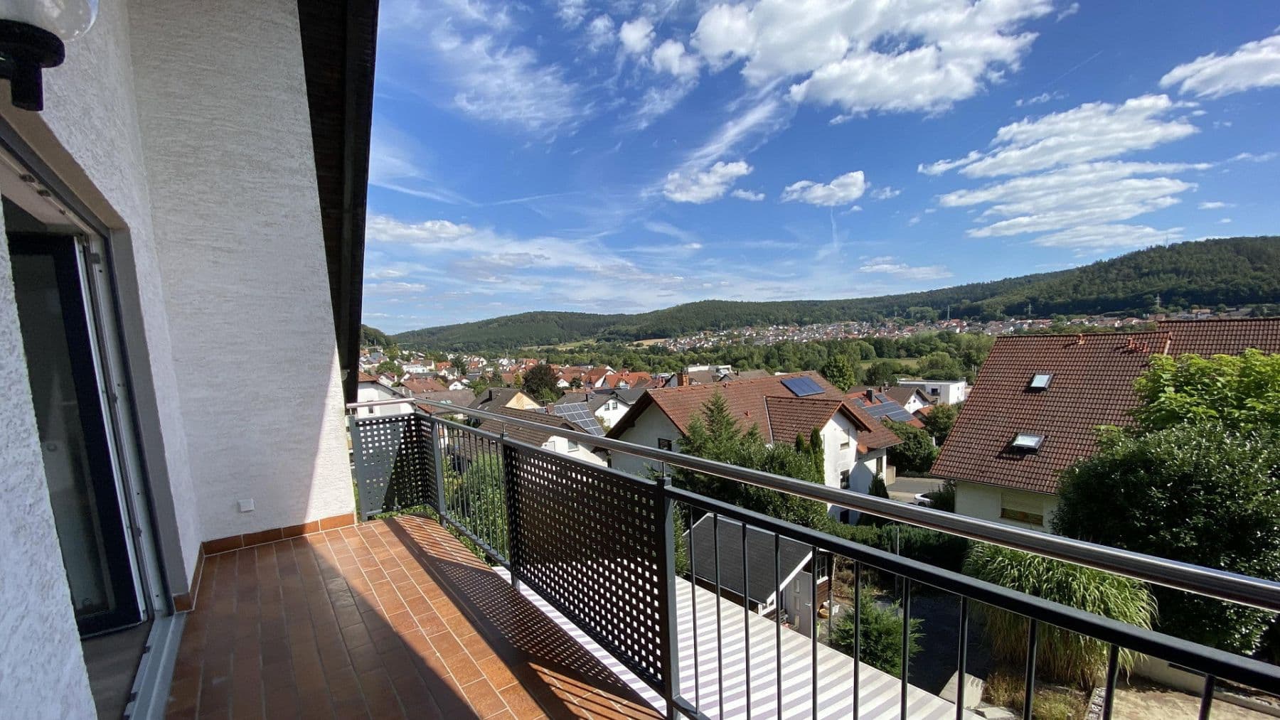 Prenájom bytu 4-izbový 128 m², Gelnhausen, Hesensko Prenájom bytu 4-izbový 128 m², Gelnhausen, Hesensko