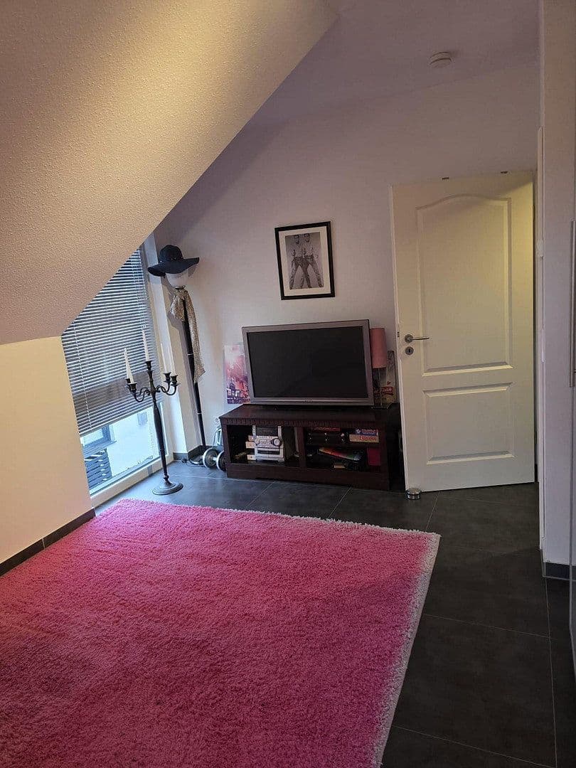 Predaj domu 110 m², pozemek 535 m², Hannoversche Straße 67B, Isernhagen, Dolné Sasko Predaj domu 110 m², pozemek 535 m², Hannoversche Straße 67B, Isernhagen, Dolné Sasko