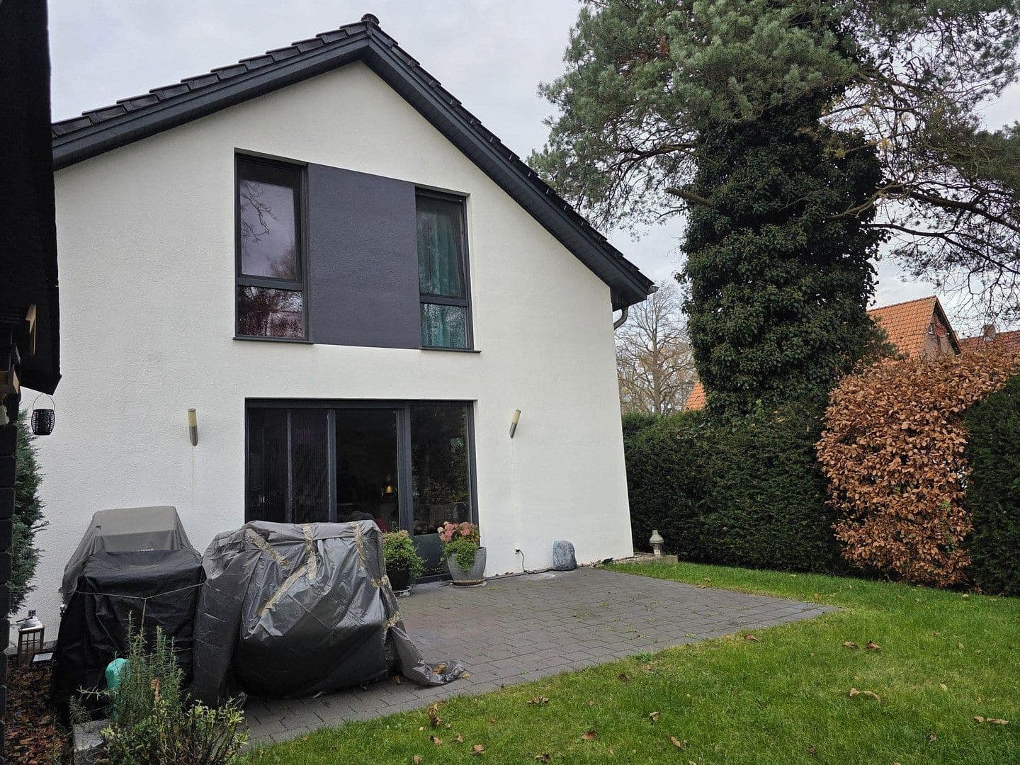 Predaj domu 110 m², pozemek 535 m², Hannoversche Straße 67B, Isernhagen, Dolné Sasko Predaj domu 110 m², pozemek 535 m², Hannoversche Straße 67B, Isernhagen, Dolné Sasko