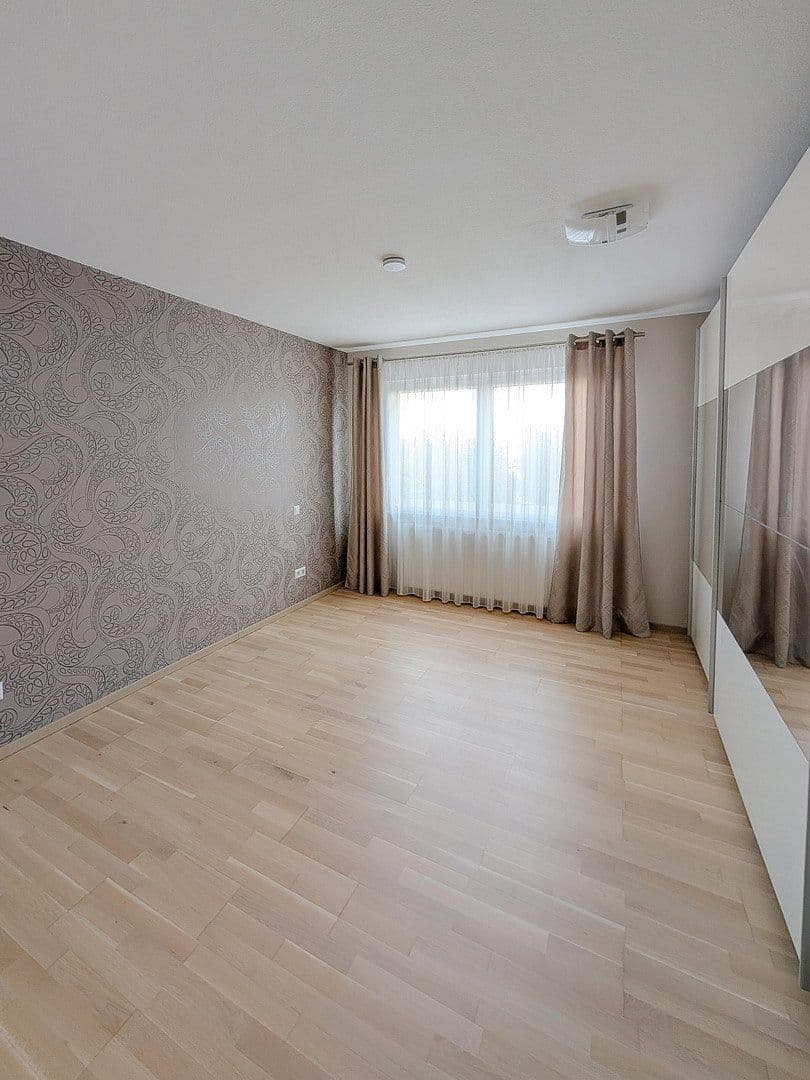 Prenájom bytu 3-izbový 93 m², Backnang, Bádensko-Wurttembersko Prenájom bytu 3-izbový 93 m², Backnang, Bádensko-Wurttembersko