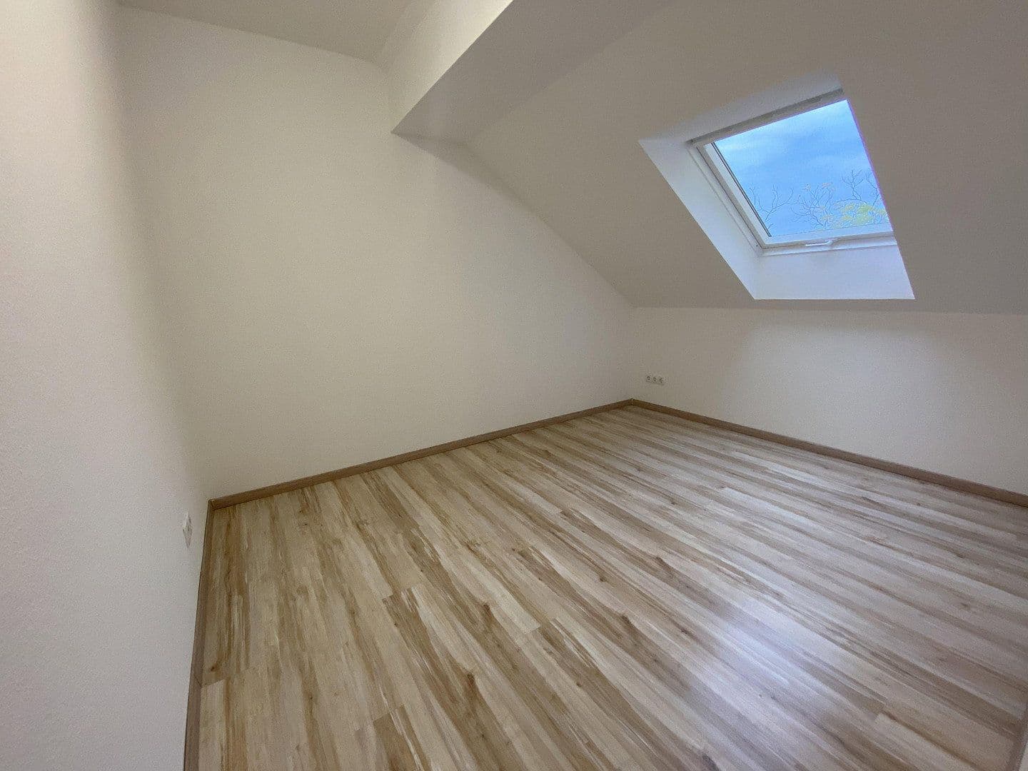 Prenájom bytu 4-izbový 133 m², Gerauer Straße 50c, Frankfurt am Main, Hesensko Prenájom bytu 4-izbový 133 m², Gerauer Straße 50c, Frankfurt am Main, Hesensko