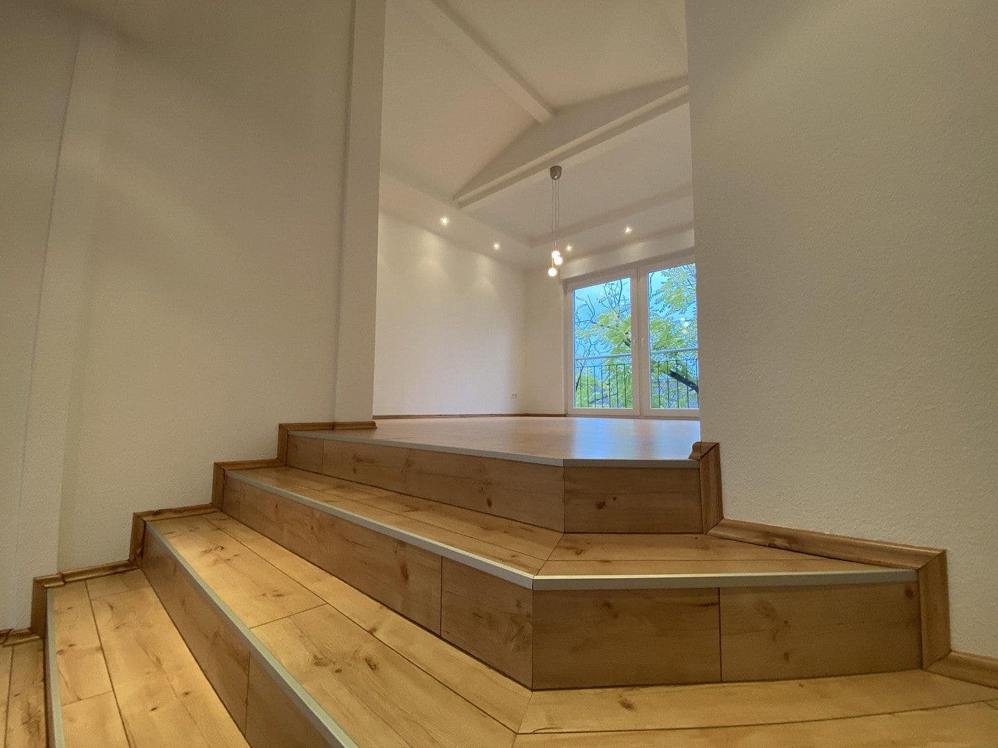 Prenájom bytu 4-izbový 133 m², Gerauer Straße 50c, Frankfurt am Main, Hesensko Prenájom bytu 4-izbový 133 m², Gerauer Straße 50c, Frankfurt am Main, Hesensko