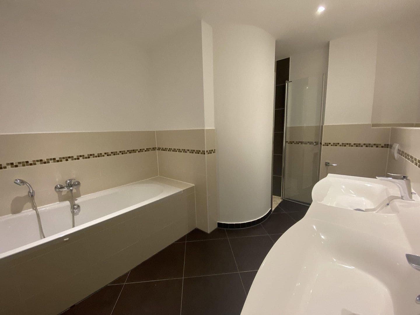 Prenájom bytu 4-izbový 133 m², Gerauer Straße 50c, Frankfurt am Main, Hesensko Prenájom bytu 4-izbový 133 m², Gerauer Straße 50c, Frankfurt am Main, Hesensko