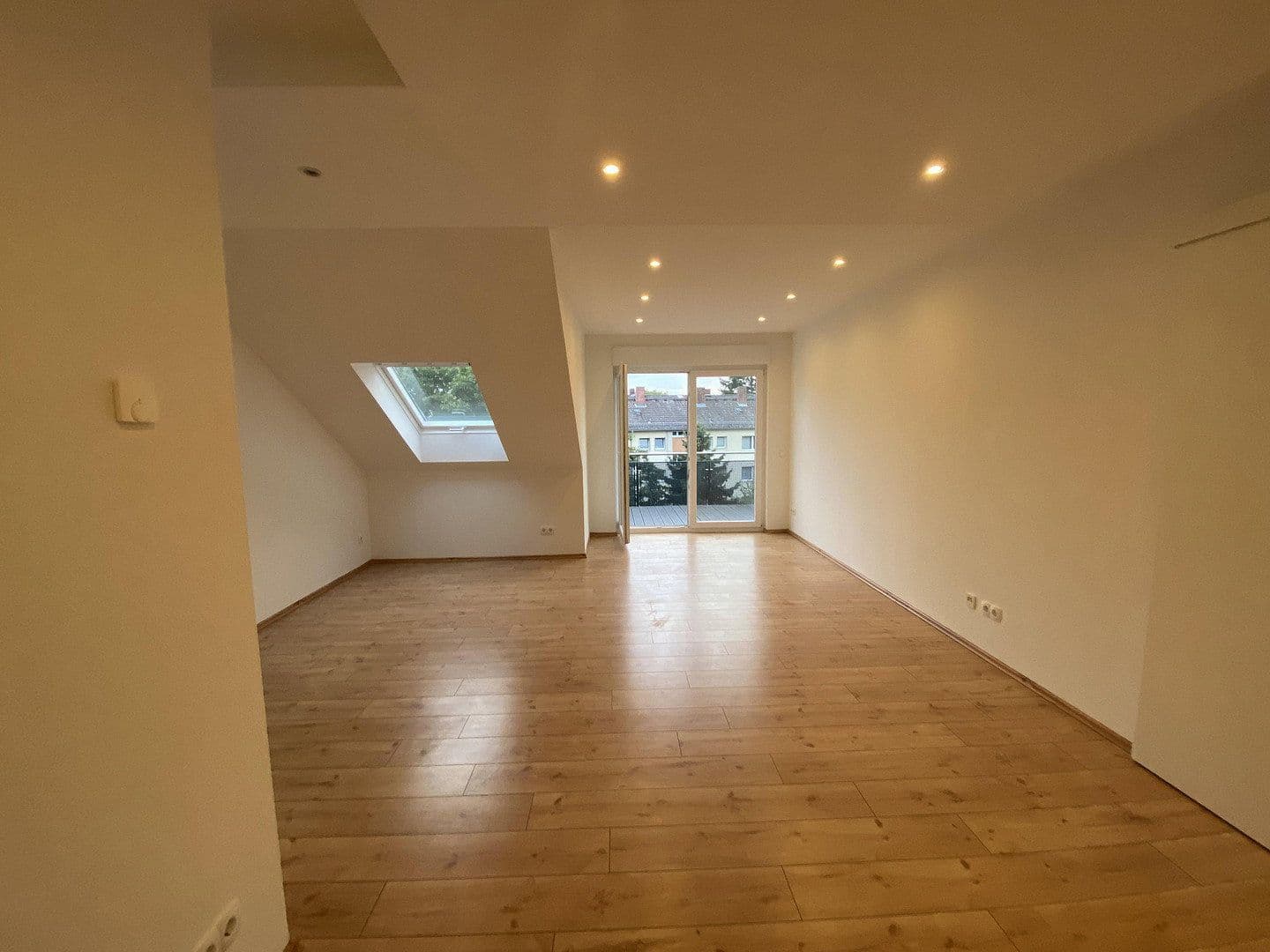 Prenájom bytu 4-izbový 133 m², Gerauer Straße 50c, Frankfurt am Main, Hesensko Prenájom bytu 4-izbový 133 m², Gerauer Straße 50c, Frankfurt am Main, Hesensko