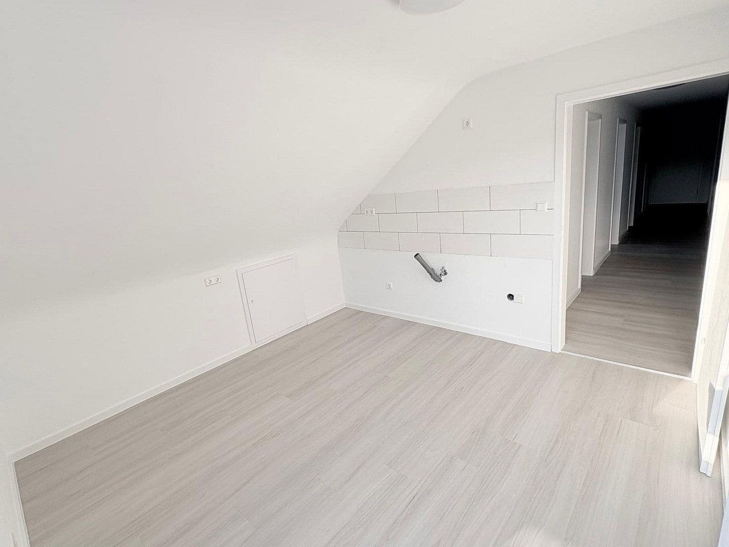 Prenájom bytu 3-izbový 82 m², Deizisau, Bádensko-Wurttembersko Prenájom bytu 3-izbový 82 m², Deizisau, Bádensko-Wurttembersko