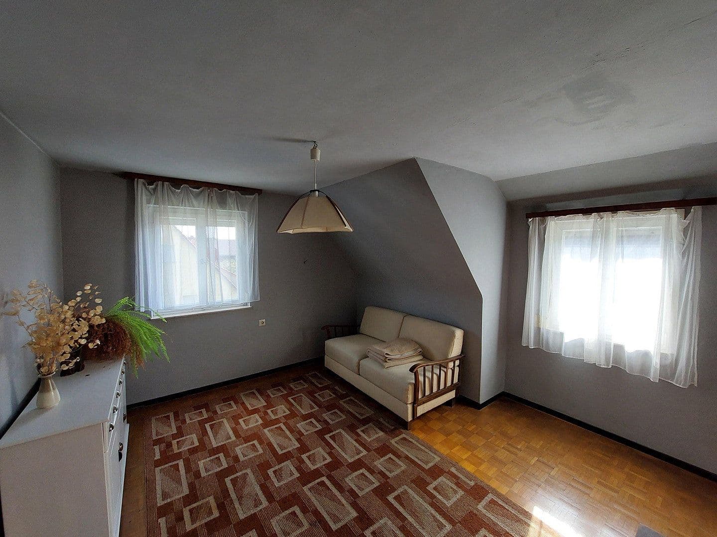 Predaj domu 165 m², pozemek 357 m², Herrenberg, Bádensko-Wurttembersko Predaj domu 165 m², pozemek 357 m², Herrenberg, Bádensko-Wurttembersko
