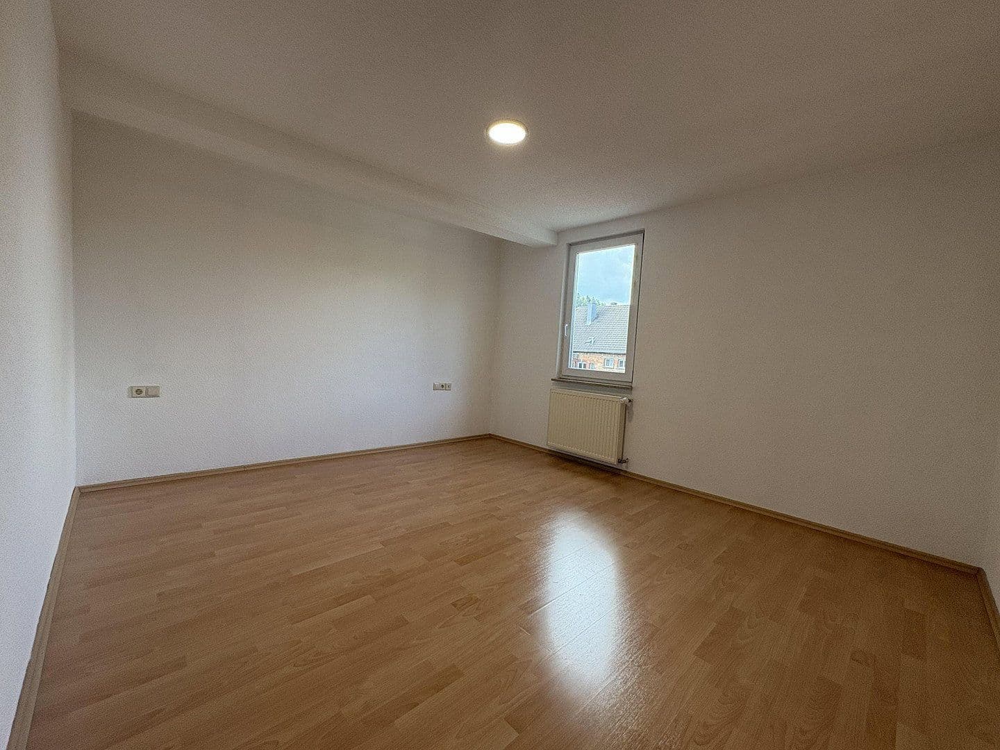 Prenájom bytu 3-izbový 86 m², Bahnhofstrasse 79/1, Tuttlingen, Bádensko-Wurttembersko Prenájom bytu 3-izbový 86 m², Bahnhofstrasse 79/1, Tuttlingen, Bádensko-Wurttembersko
