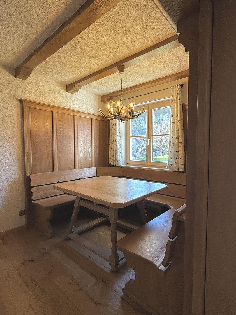 Predaj domu 209 m², pozemek 1.117 m², Frühlingstraße 8, Teisendorf, Bavorsko Predaj domu 209 m², pozemek 1.117 m², Frühlingstraße 8, Teisendorf, Bavorsko