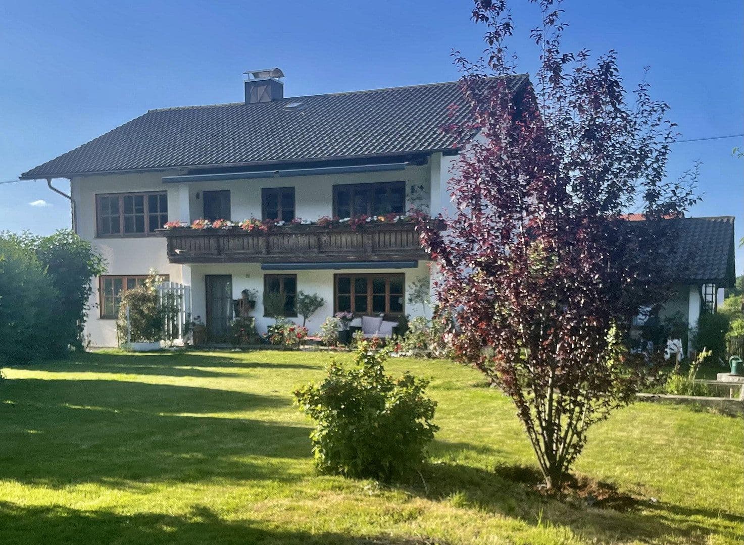 Predaj domu 209 m², pozemek 1.117 m², Frühlingstraße 8, Teisendorf, Bavorsko Predaj domu 209 m², pozemek 1.117 m², Frühlingstraße 8, Teisendorf, Bavorsko