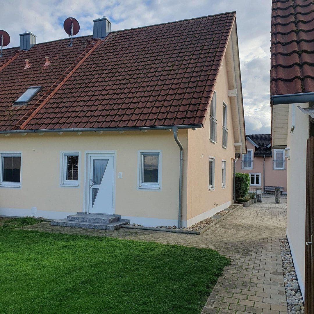 Predaj domu 125 m², pozemek 425 m², Pettenkofer Str. 21, Weichering OT Lichtenau, Bavorsko Predaj domu 125 m², pozemek 425 m², Pettenkofer Str. 21, Weichering OT Lichtenau, Bavorsko