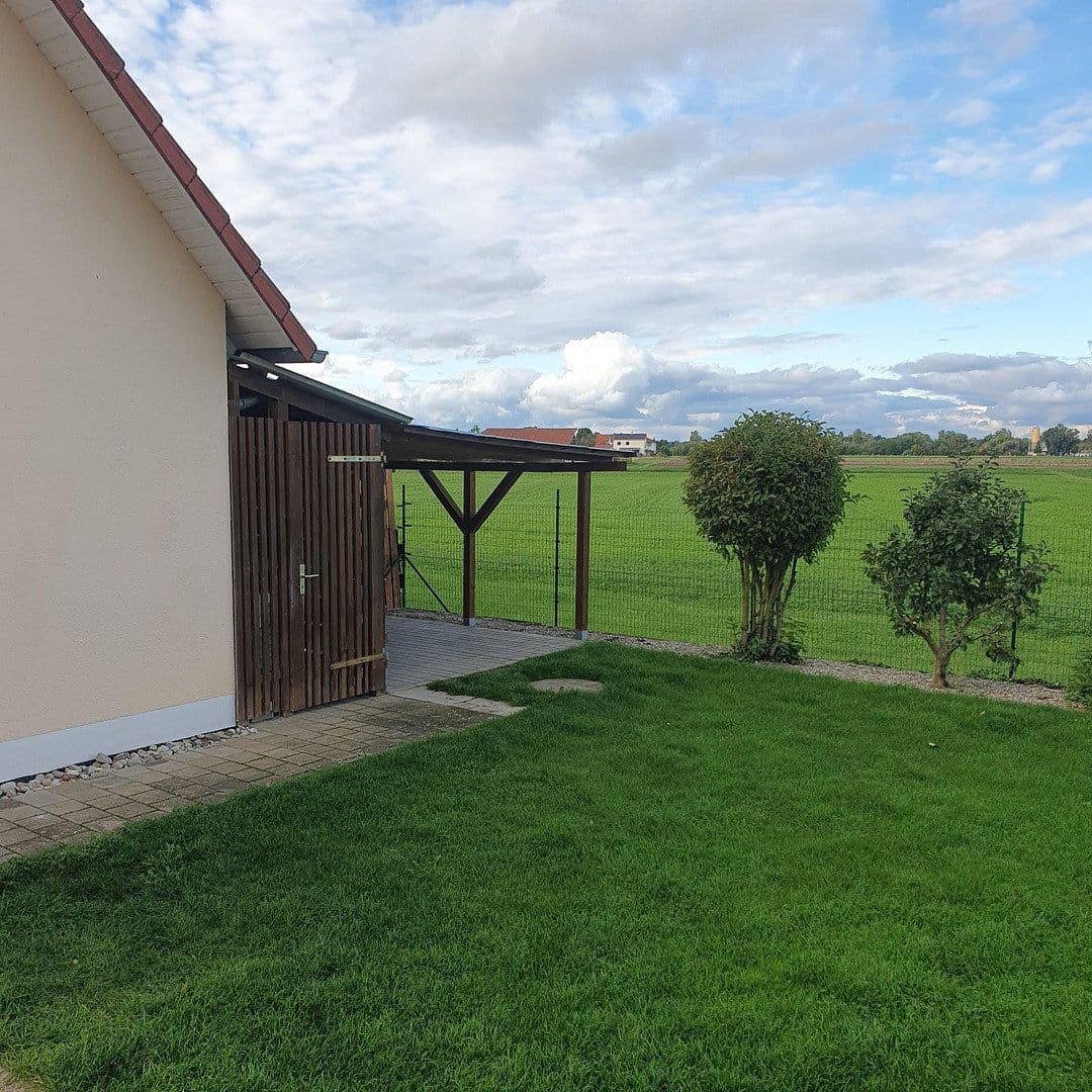 Predaj domu 125 m², pozemek 425 m², Pettenkofer Str. 21, Weichering OT Lichtenau, Bavorsko Predaj domu 125 m², pozemek 425 m², Pettenkofer Str. 21, Weichering OT Lichtenau, Bavorsko