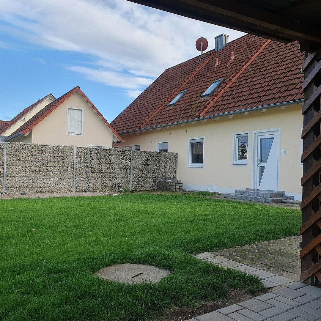 Predaj domu 125 m², pozemek 425 m², Pettenkofer Str. 21, Weichering OT Lichtenau, Bavorsko Predaj domu 125 m², pozemek 425 m², Pettenkofer Str. 21, Weichering OT Lichtenau, Bavorsko