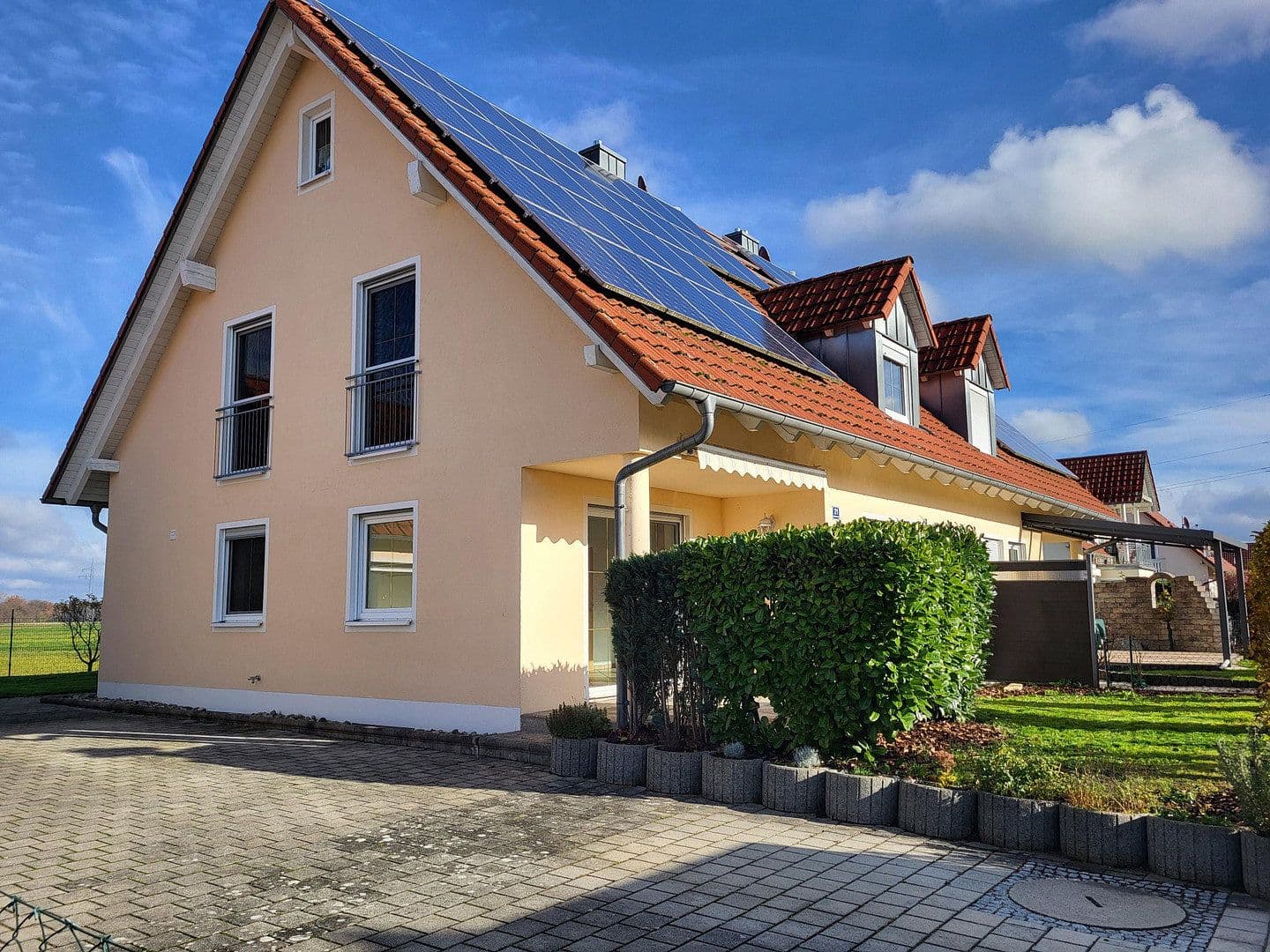 Predaj domu 125 m², pozemek 425 m², Pettenkofer Str. 21, Weichering OT Lichtenau, Bavorsko Predaj domu 125 m², pozemek 425 m², Pettenkofer Str. 21, Weichering OT Lichtenau, Bavorsko