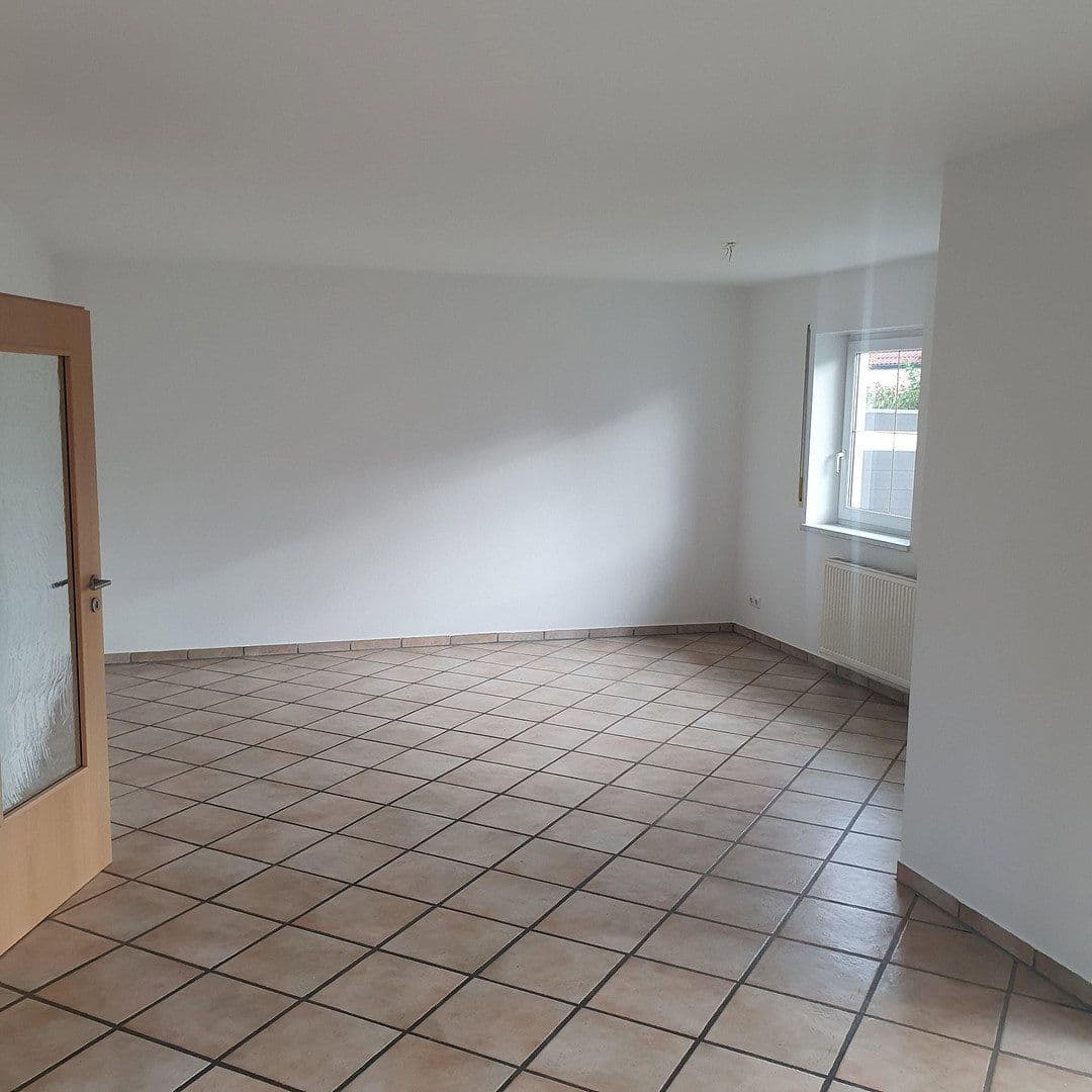 Predaj domu 125 m², pozemek 425 m², Pettenkofer Str. 21, Weichering OT Lichtenau, Bavorsko Predaj domu 125 m², pozemek 425 m², Pettenkofer Str. 21, Weichering OT Lichtenau, Bavorsko