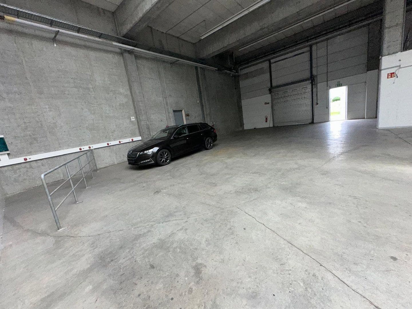 Prenájom nebytového priestoru 22.000 m², Steinbergstr. 3, Leipzig, Leipzig OT Holzhausen, Sasko Prenájom nebytového priestoru 22.000 m², Steinbergstr. 3, Leipzig, Leipzig OT Holzhausen, Sasko
