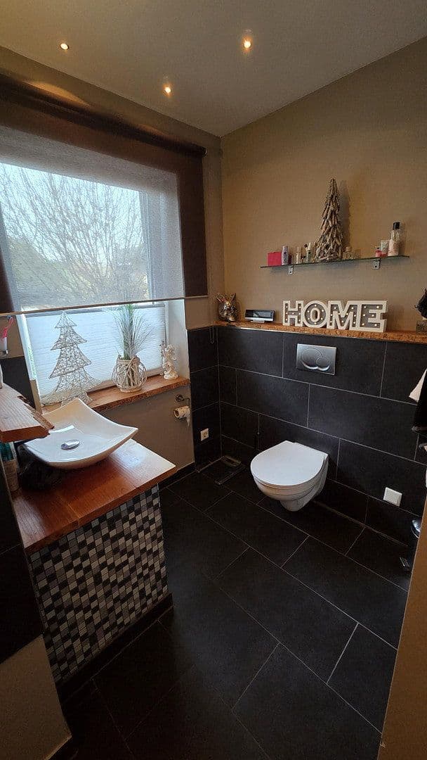 Predaj domu 167 m², pozemek 702 m², Wedemark, Dolné Sasko Predaj domu 167 m², pozemek 702 m², Wedemark, Dolné Sasko
