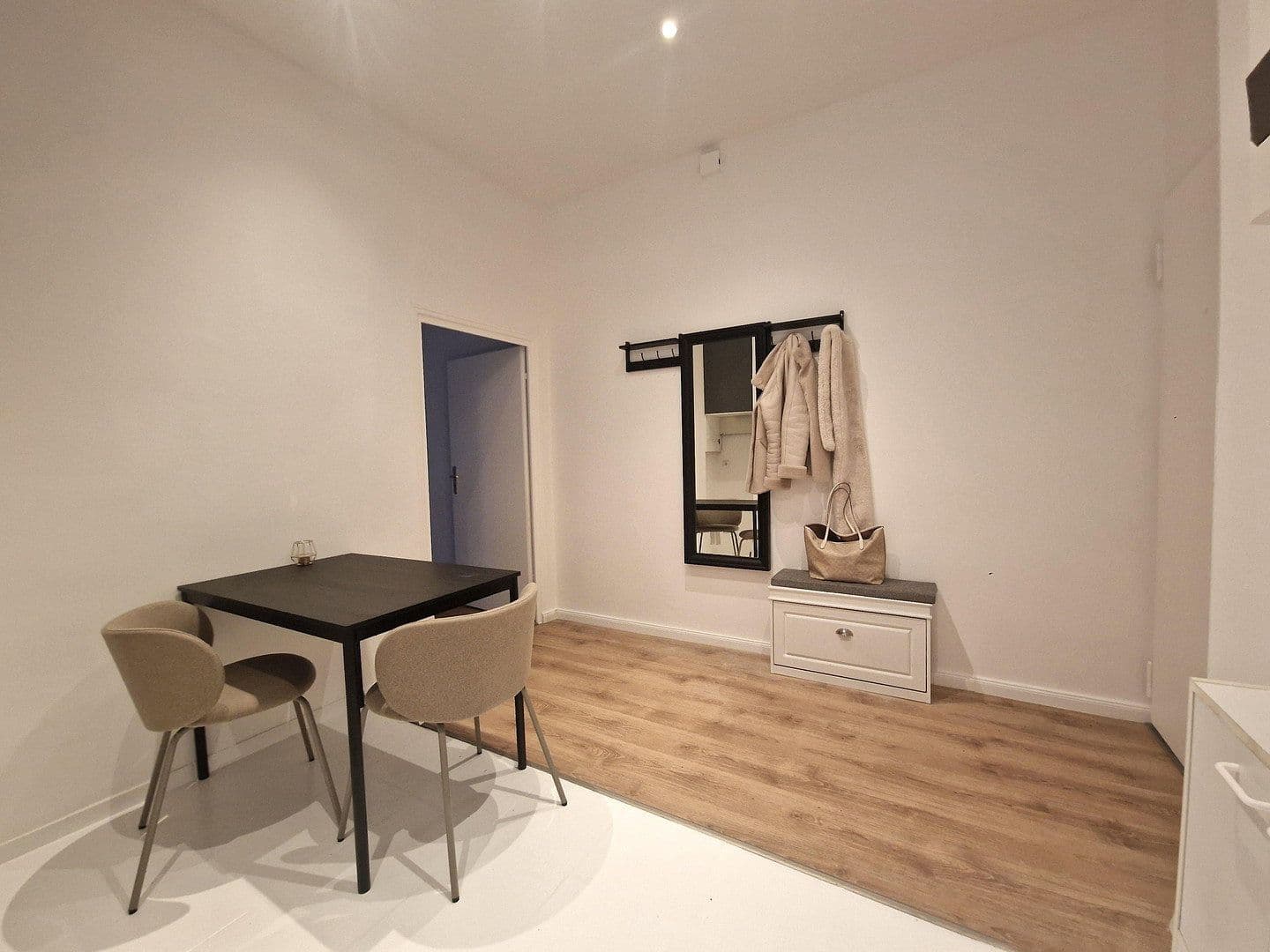 Prenájom bytu 1-izbový 35 m², Winstrasse 5, Berlin, Berlín Prenájom bytu 1-izbový 35 m², Winstrasse 5, Berlin, Berlín