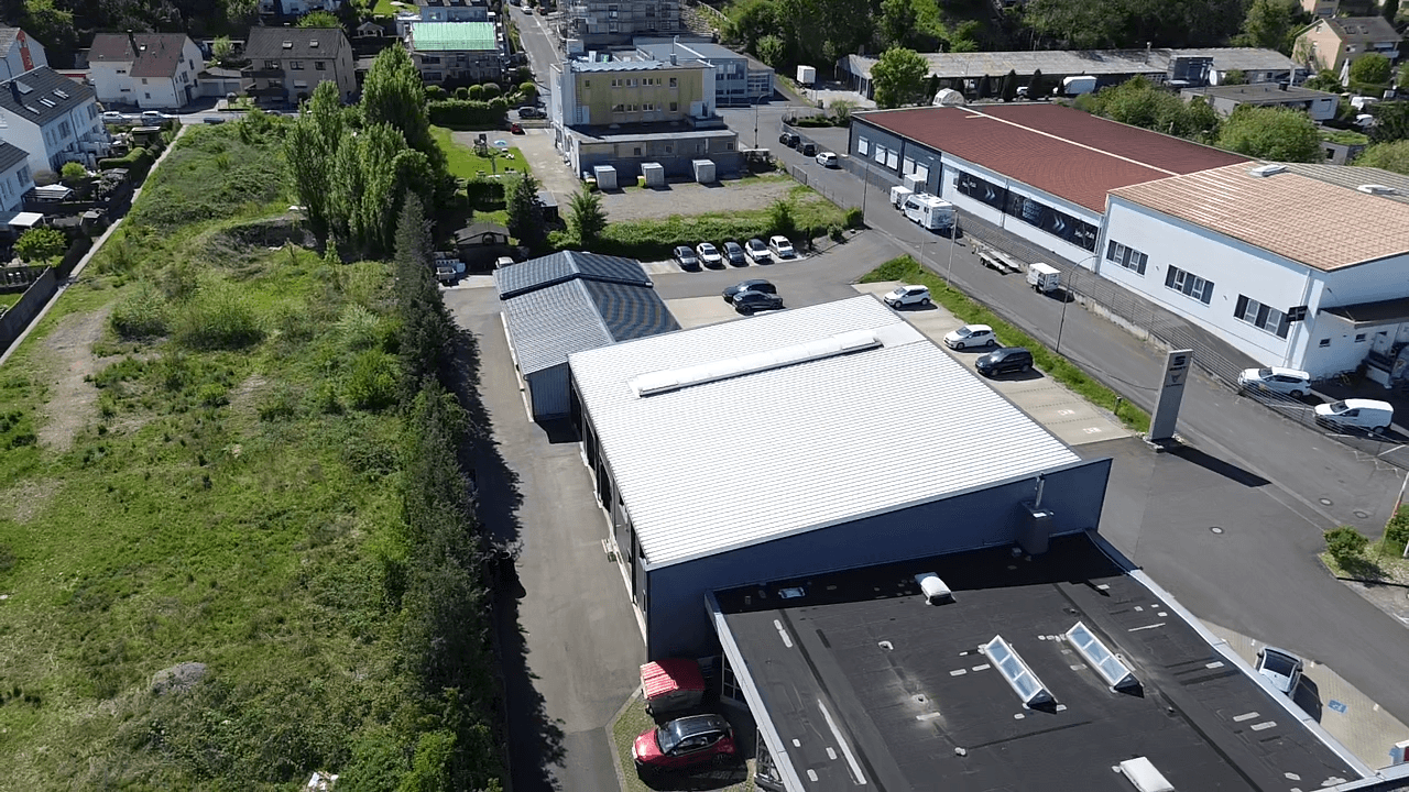 Predaj nebytového priestoru 6.900 m², Gewerbestrasse 2-4, Zell am Main, Bavorsko Predaj nebytového priestoru 6.900 m², Gewerbestrasse 2-4, Zell am Main, Bavorsko