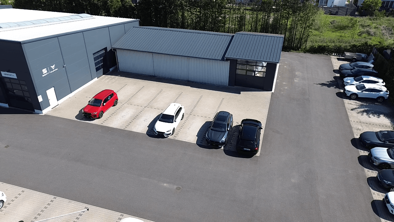Predaj nebytového priestoru 6.900 m², Gewerbestrasse 2-4, Zell am Main, Bavorsko Predaj nebytového priestoru 6.900 m², Gewerbestrasse 2-4, Zell am Main, Bavorsko