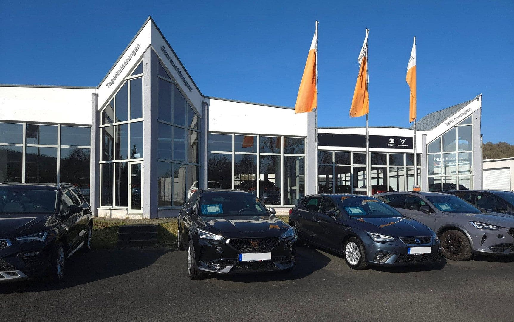 Predaj nebytového priestoru 6.900 m², Gewerbestrasse 2-4, Zell am Main, Bavorsko Predaj nebytového priestoru 6.900 m², Gewerbestrasse 2-4, Zell am Main, Bavorsko