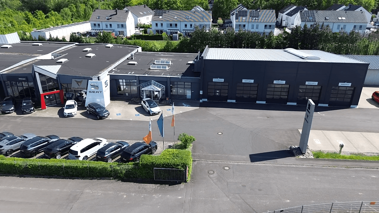 Predaj nebytového priestoru 6.900 m², Gewerbestrasse 2-4, Zell am Main, Bavorsko Predaj nebytového priestoru 6.900 m², Gewerbestrasse 2-4, Zell am Main, Bavorsko