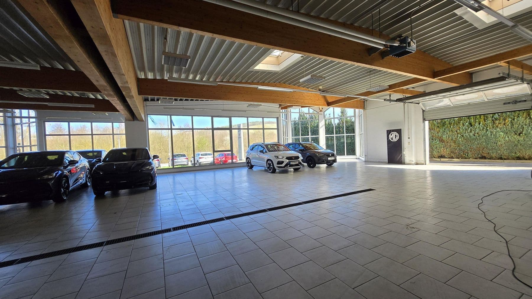 Predaj nebytového priestoru 6.900 m², Gewerbestrasse 2-4, Zell am Main, Bavorsko Predaj nebytového priestoru 6.900 m², Gewerbestrasse 2-4, Zell am Main, Bavorsko