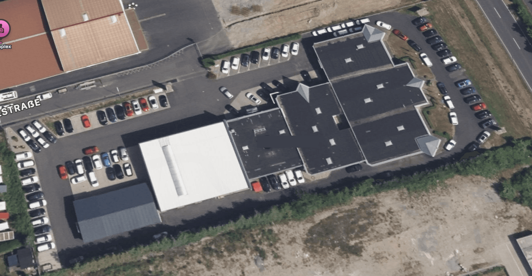 Predaj nebytového priestoru 6.900 m², Gewerbestrasse 2-4, Zell am Main, Bavorsko Predaj nebytového priestoru 6.900 m², Gewerbestrasse 2-4, Zell am Main, Bavorsko