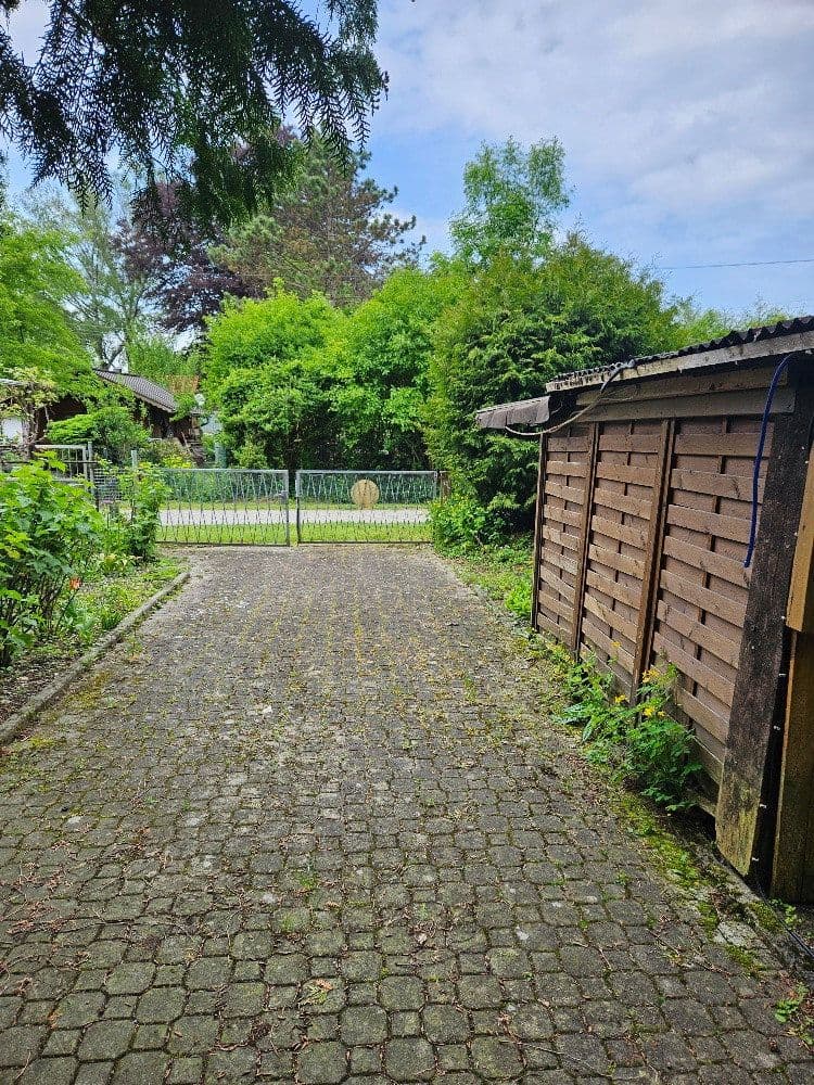Predaj pozemku 600 m², Am Krebsbach 63 ( mittleres Grundstück ), Karlsfeld, Bavorsko Predaj pozemku 600 m², Am Krebsbach 63 ( mittleres Grundstück ), Karlsfeld, Bavorsko