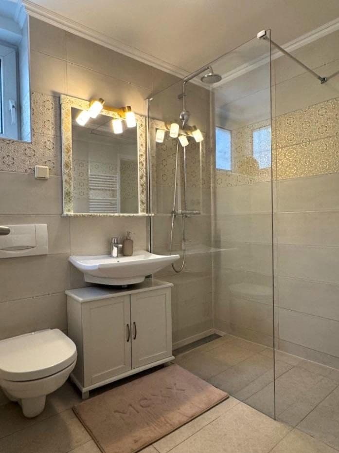 Prenájom bytu 4-izbový 113 m², Berlin, Berlín Prenájom bytu 4-izbový 113 m², Berlin, Berlín