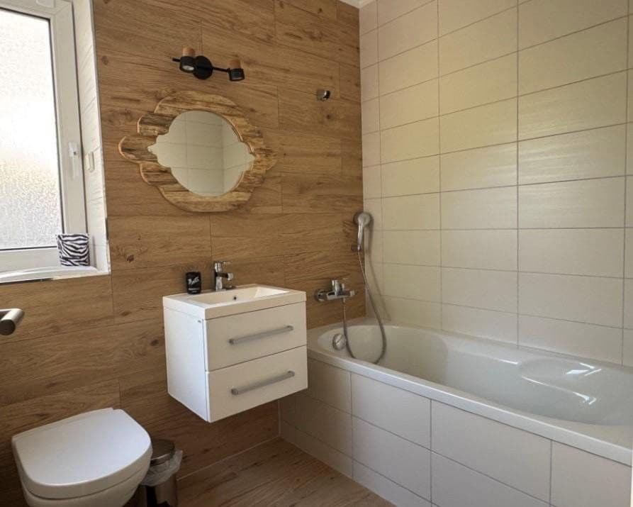 Prenájom bytu 4-izbový 113 m², Berlin, Berlín Prenájom bytu 4-izbový 113 m², Berlin, Berlín
