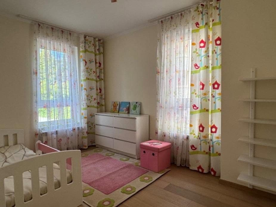 Prenájom bytu 4-izbový 113 m², Berlin, Berlín Prenájom bytu 4-izbový 113 m², Berlin, Berlín
