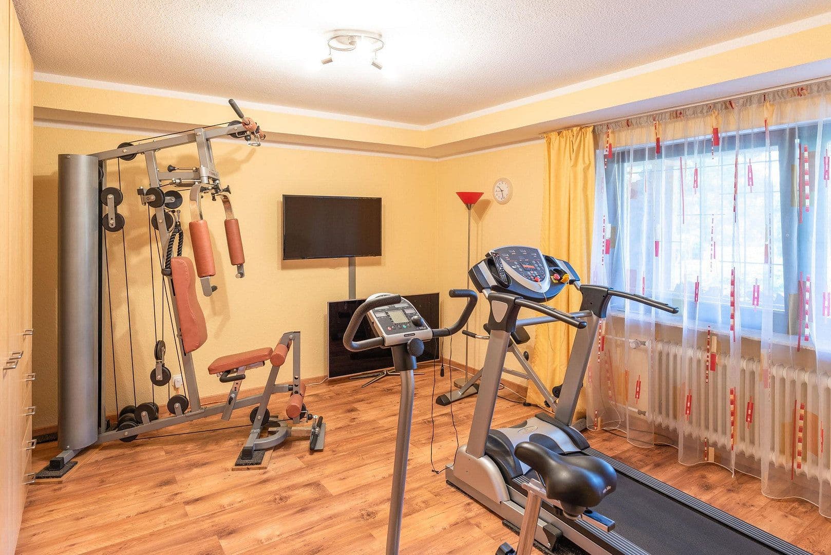 Predaj domu 330 m², pozemek 1.041 m², Erlangen, Bavorsko Predaj domu 330 m², pozemek 1.041 m², Erlangen, Bavorsko