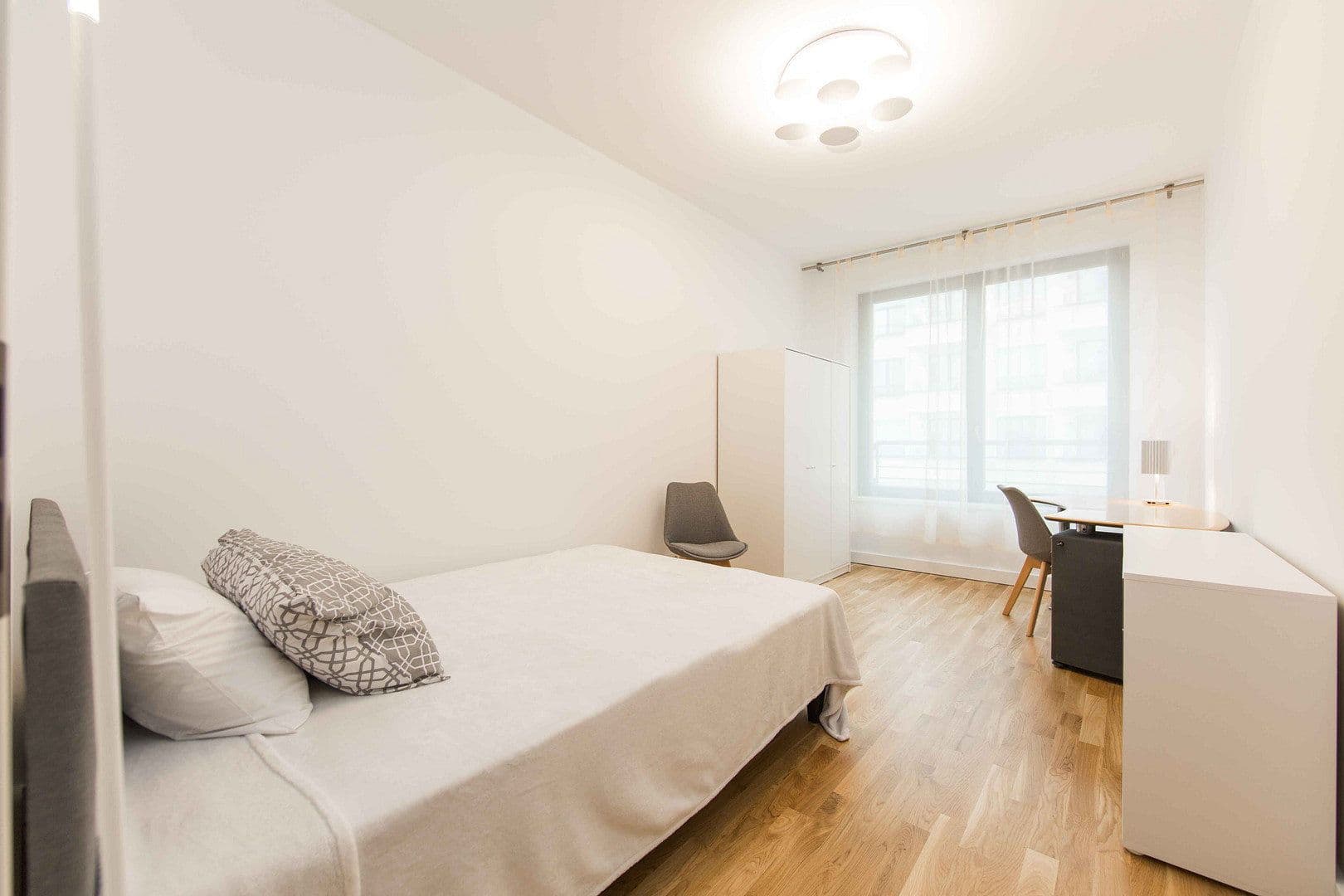 Prenájom bytu 3-izbový 85 m², Berlin, Berlín Prenájom bytu 3-izbový 85 m², Berlin, Berlín