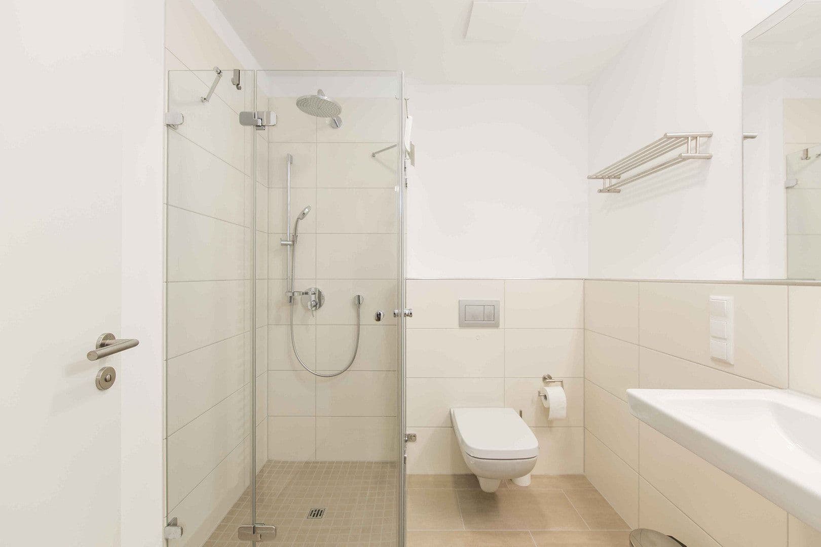 Prenájom bytu 3-izbový 85 m², Berlin, Berlín Prenájom bytu 3-izbový 85 m², Berlin, Berlín