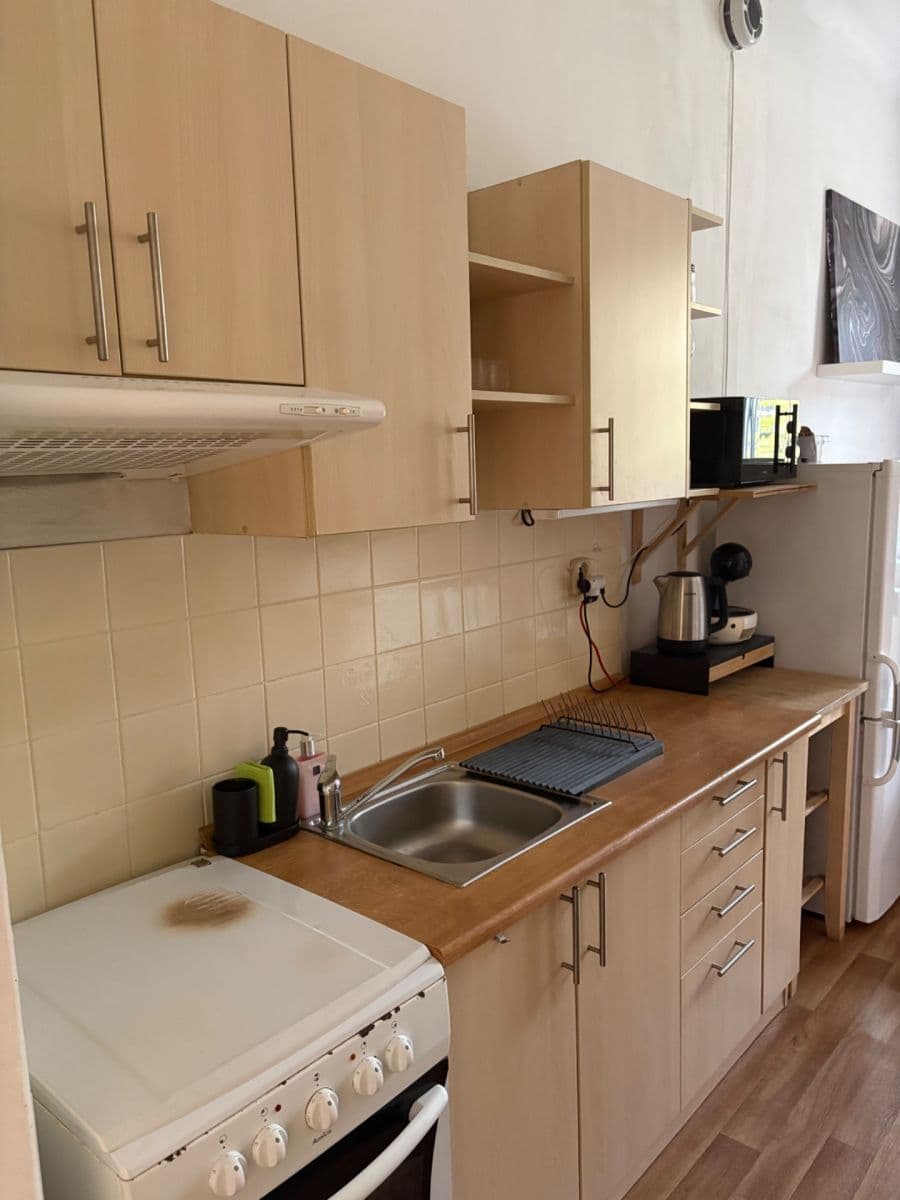 Prenájom bytu 2-izbový 42 m², Na Ostrůvku, Praha, Praha Prenájom bytu 2-izbový 42 m², Na Ostrůvku, Praha, Praha