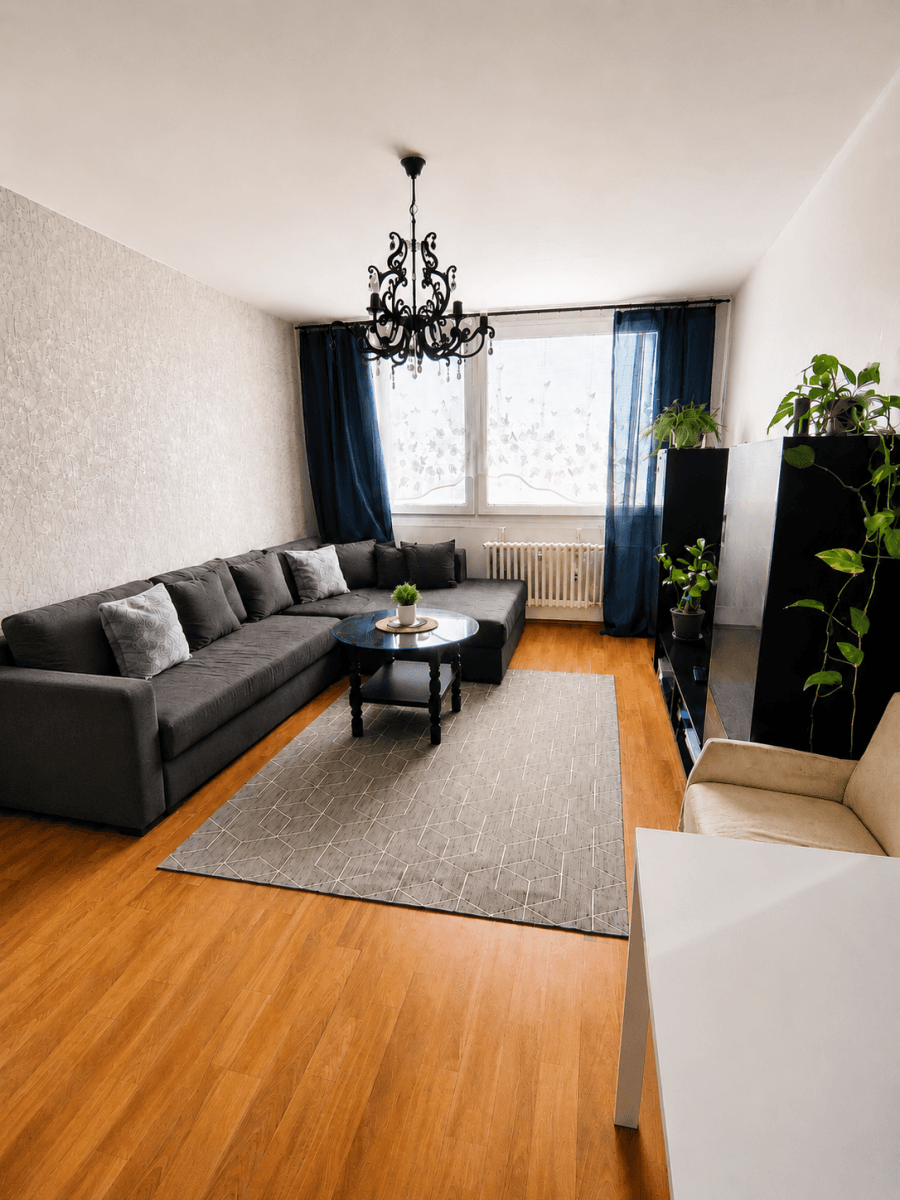 Predaj bytu 3-izbový 60 m², Radomská, Praha, Praha Predaj bytu 3-izbový 60 m², Radomská, Praha, Praha