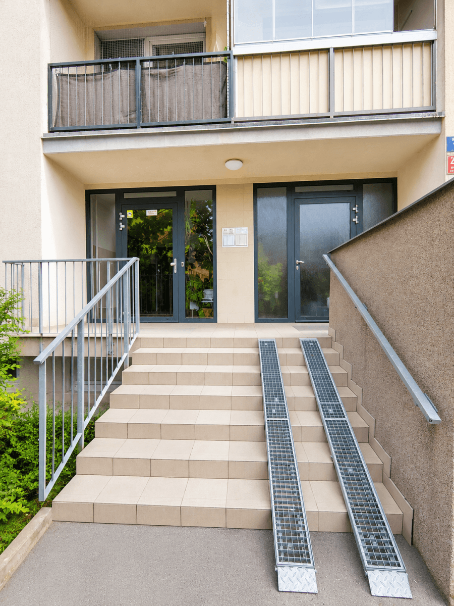Predaj bytu 3-izbový 60 m², Radomská, Praha, Praha Predaj bytu 3-izbový 60 m², Radomská, Praha, Praha