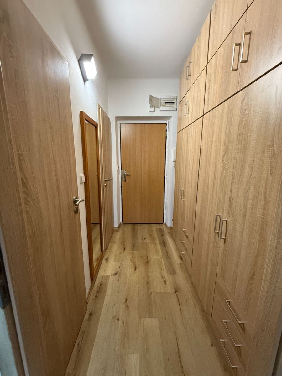 Prenájom bytu 1-izbový 37 m², Kralupská, Brandýs nad Labem-Stará Boleslav, Středočeský kraj Prenájom bytu 1-izbový 37 m², Kralupská, Brandýs nad Labem-Stará Boleslav, Středočeský kraj